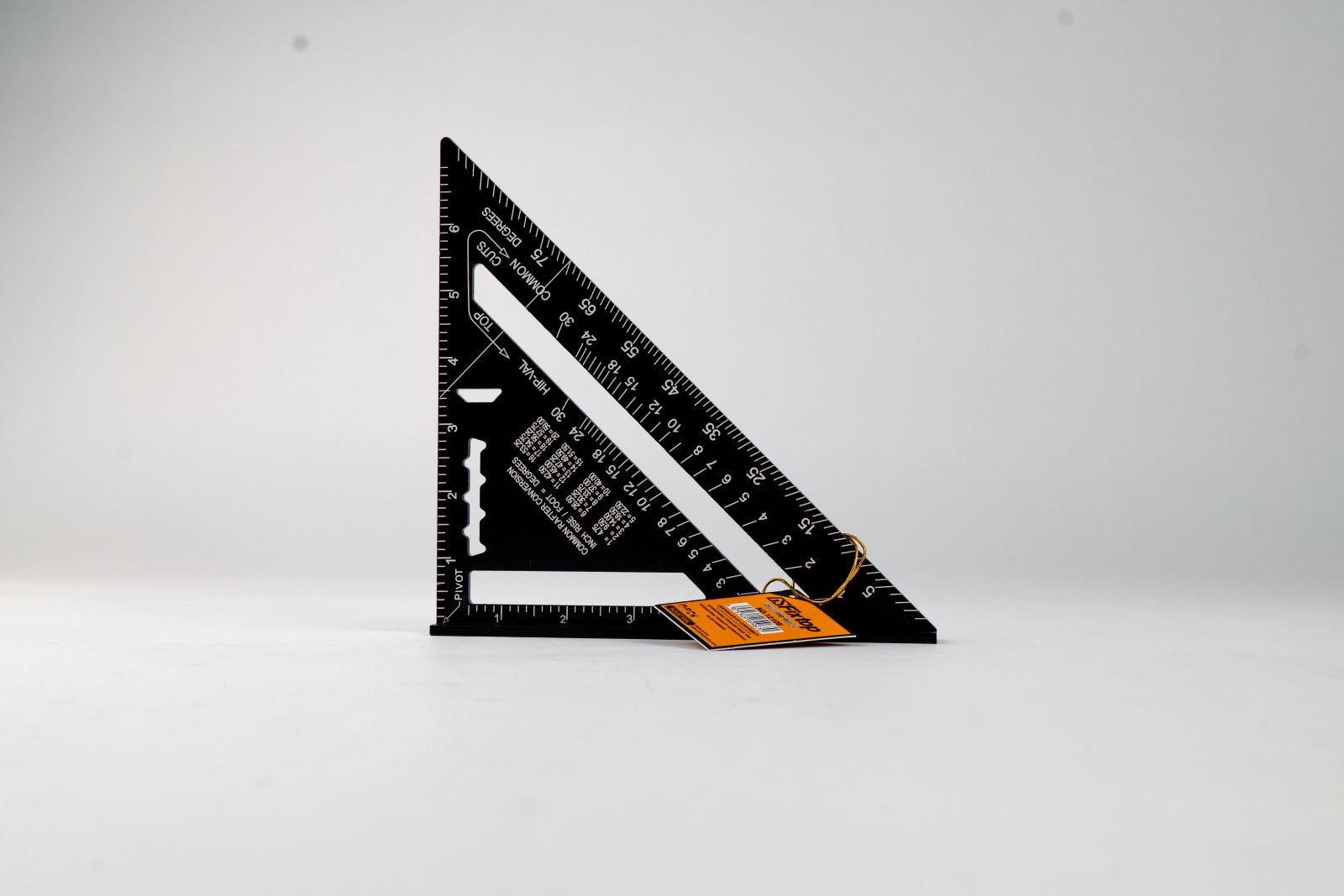 Equerre de mesure multifoncion traingulaire.